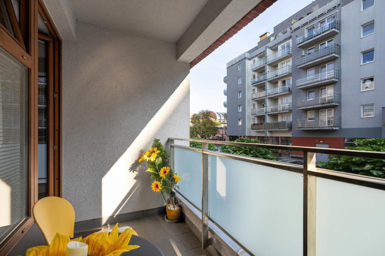 Comfortable Wojskowa Apartment By Noclegi Renters 波兹南 外观 照片